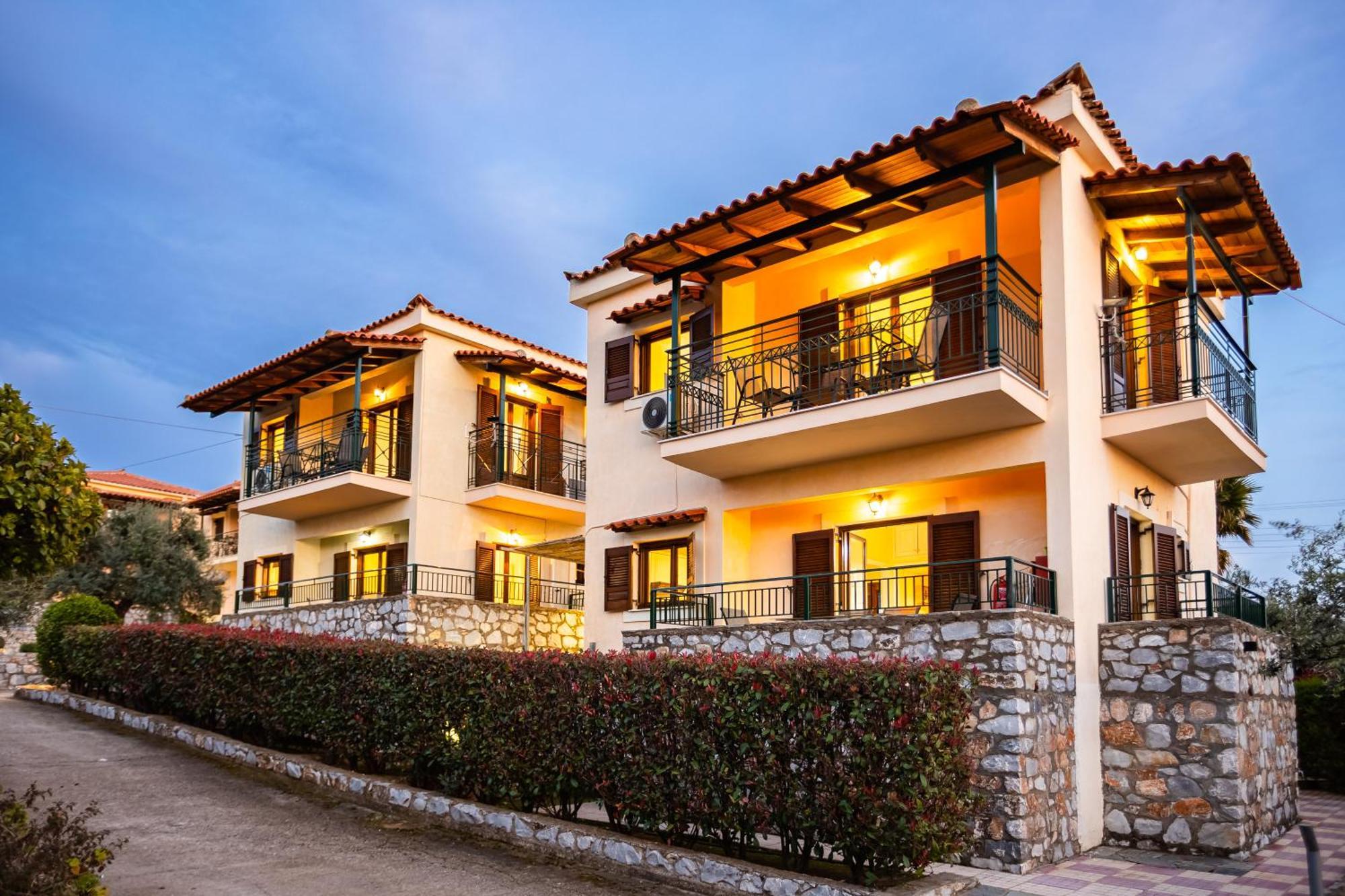 Stoupa Serene Nests - Spitiko Getaway Εξωτερικό φωτογραφία